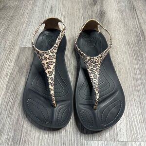 Crocs Serena Sexi Flip Flop Thong Strappy Sandals Size‎ 9 Cheetah leopard Print